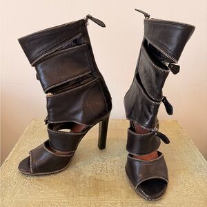Alaia Black Zippered Heeled Boots